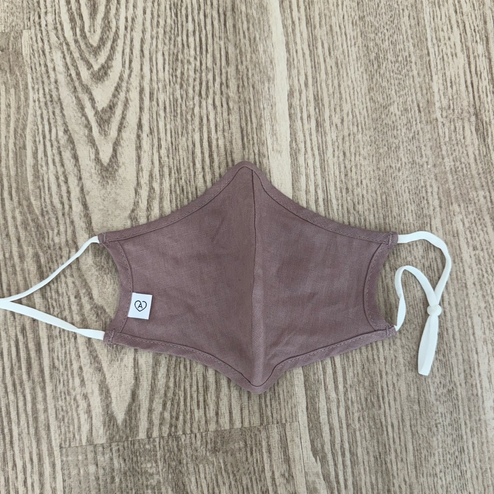 Aritzia Adjustable Mask in Mauve